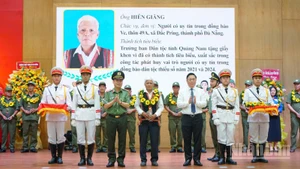 Đà Nẵng tôn vinh 120 điển hình tiêu biểu trong phong trào Toàn dân bảo vệ an ninh Tổ quốc. (Ảnh: ANH ĐÀO)