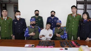 Đối tượng Nguyễn Tiến Dũng bị bắt giữ.