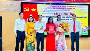 Công bố và trao quyết định thành lập Bảo tàng Nghệ An-Xô Viết Nghệ Tĩnh và công tác cán bộ. 