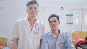 Bệnh nhân B.V.N bình phục sau hai tuần mổ và điều trị tích cực.