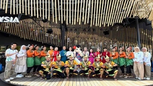 Chương trình giao lưu văn hóa nghệ thuật giữa Nhà triển lãm Việt Nam và Nhà triển lãm Malaysia. 