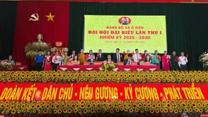 Đoàn Chủ tịch Đại hội. (Ảnh: DIỆU THƯƠNG)