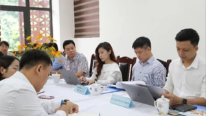 Quang cảnh buổi họp triển khai mô hình "Lớp học số Google". (Ảnh: ĐĂNG CHUNG)