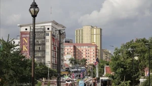 Phía Campuchia được chụp từ trạm kiểm soát biên giới Ban Pakkad ở quận Khlong Yai, tỉnh Chanthaburi, Thái Lan, ngày 16/6/2025. (Ảnh tư liệu: THX/TTXVN)