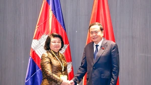 Chủ tịch Quốc hội Trần Thanh Mẫn hội kiến Chủ tịch Quốc hội Campuchia Samdech Maha Rathsapheathika Thipadei Khuon Sudary. (Ảnh: TTXVN)