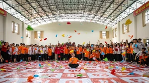 Để trẻ em Việt Nam có thể vững bước trong một tương lai thế giới đầy biến động, chúng ta cần trang bị những hành trang phù hợp cho các em từ hôm nay. (Ảnh UNICEF)