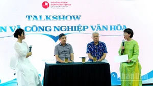 Các đại biểu tham gia Tọa đàm “Game Di sản và Công nghiệp văn hóa”.