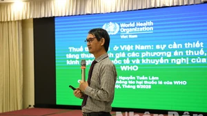 Bác sĩ Nguyễn Tuấn Lâm - Đại diện WHO tại Việt Nam, nhận định về thực trạng hút thuốc lá ở nước ta. (Ảnh: THẾ DƯƠNG)