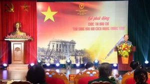 Thượng tướng Bế Xuân Trường, Chủ tịch Hội Cựu chiến binh Việt Nam phát biểu tại Lễ phát động cuộc thi báo chí "Tỏa sáng hào khí Cách mạng Tháng Tám".