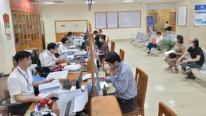 Sắp có quy định về chế độ, chính sách với người hoạt động không chuyên trách ở thôn, tổ dân phố