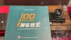 “100 chuyện nghề” - Những lát cắt chân thực, xúc động về nghề báo
