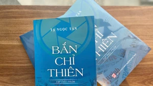 Cuốn sách "Bắn chỉ thiên" của GS, TS Tạ Ngọc Tấn vừa được Nhà xuất bản Chính trị quốc gia Sự thật ấn hành.