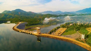 Khu vực phía nam tỉnh Lào Cai hiện tập trung nhiều nguồn điện, chủ yếu là các nhà máy thủy điện vừa và nhỏ.