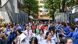 Thí sinh tại Kỳ thi tuyển sinh vào lớp 10 Hà Nội năm 2025 (Ảnh: THẾ ĐẠI)