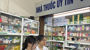 Nhân viên VNPT hỗ trợ hộ kinh doanh sử dụng phần mềm VNPT HKD.