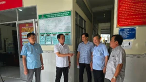 Lãnh đạo thành phố Cần Thơ kiểm tra, khảo sát một số trụ sở làm việc của xã, phường.