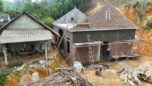 Nhờ chương trình xóa nhà tạm, nhà dột nát của tỉnh, gia đình ông Cao Văn Giang, xã Hùng Xuyên, huyện Đoan Hùng đã xây dựng được căn nhà khang trang.
