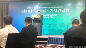 Đại sứ Hàn Quốc tại Việt Nam Choi Youngsam phát biểu tại buổi gặp mặt báo chí. 