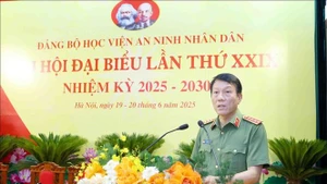 Đại tướng Lương Tam Quang, Ủy viên Bộ Chính trị, Bí thư Đảng ủy Công an Trung ương, Bộ trưởng Công an phát biểu chỉ đạo đại hội. (Ảnh: TTXVN)