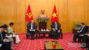 Quang cảnh buổi làm việc. (Ảnh: HOÀNG LÂM)