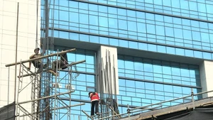 Bảo đảm an toàn trong thi công xây dựng. 
