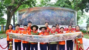 Phụ san panorama Chiến thắng Điện Biên Phủ có độ dài tới 3,21m.