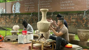 Không gian trải nghiệm gốm Bát Tràng tại Văn Miếu-Quốc Tử Giám.