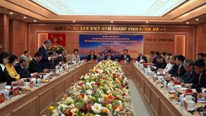 Quang cảnh hội nghị trao đổi lý luận lần thứ 11 giữa Đảng Cộng sản Việt Nam và Đảng Cộng sản Nhật Bản tại Hưng Yên. (Ảnh: TTXVN)
