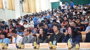Các đại biểu quốc tế tham dự hội thảo. (Ảnh: ANH ĐÀO)
