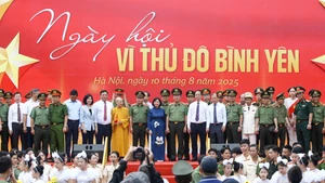 Các đại biểu tại ngày hội.