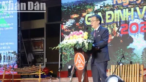 Đồng chí Trần Quang Vinh, Phó Giám đốc Trung tâm Triển lãm văn hóa nghệ thuật Việt Nam, Bộ Văn hóa, Thể thao và Du lịch phát biểu khai mạc Ngày hội Gia đình Việt Nam năm 2025.
