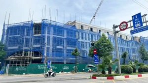 Trong bối cảnh nhiều thách thức đan xen và chi phí đầu tư leo thang, thị trường xây dựng và bất động sản đang bước vào giai đoạn tái cấu trúc sâu. (Ảnh: HNV)