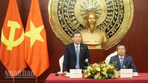 Bí thư Trung ương Đảng, Chánh án Tòa án nhân dân tối cao Lê Minh Trí phát biểu tại buổi làm việc.