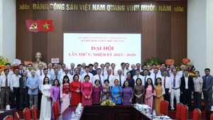 Phó Thủ tướng và các đại biểu dự Đại hội - Ảnh: VGP/ĐỨC TUÂN