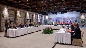 Toàn cảnh cuộc đàm phán giữa phái đoàn Nga và Ukraine tại Istanbul, Thổ Nhĩ Kỳ, ngày 16/5. (Ảnh: THX/TTXVN)