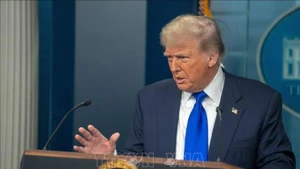 Tổng thống Mỹ Donald Trump phát biểu họp báo tại Nhà Trắng. (Ảnh: THX/TTXVN)
