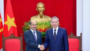 Tổng Bí thư Tô Lâm tiếp Đại sứ Ấn Độ tại Việt Nam Sandeep Arya. (Ảnh: PHẠM QUANG KIÊN)