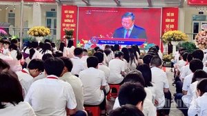 Trường trung học cơ sở Hoàng Hoa Thám, phường Ngọc Hà long trọng tổ chức lễ khai giảng năm học 2025-2026. 