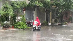 Dự báo khu vực Hà Nội có lúc có mưa rào và dông. (Ảnh: Đ.T)