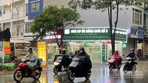 Dự báo khu vực Hà Nội có mưa rào và dông rải rác. (Ảnh minh họa: Đ.T)