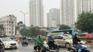 Dự báo khu vực Hà Nội có mưa vài nơi, sáng sớm có sương mù nhẹ. (Ảnh: Đ.T)