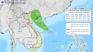 Bản đồ dự báo quỹ đạo và cường độ áp thấp nhiệt đới lúc 14 giờ ngày 17/8.