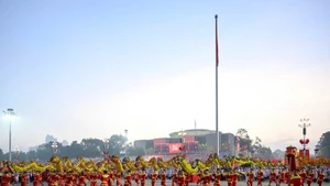 Khu vực Hà Nội sáng và đêm không mưa, rực rỡ kỷ niệm 80 năm Quốc khánh nước Cộng hòa Xã hội Chủ nghĩa Việt Nam. (Ảnh minh họa: Duy Linh)