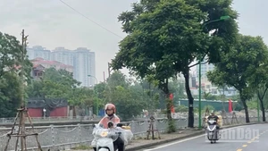 Dự báo khu vực nội thành Hà Nội có mưa rào. (Ảnh minh họa Đ.T)