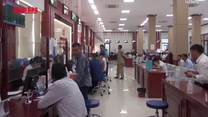 [Video] Bộ Nội vụ đề xuất mới về tiền lương và thu nhập khác của viên chức