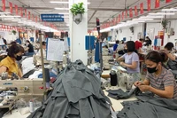 Sản xuất hàng dệt may xuất khẩu tại Tổng công ty May 10.