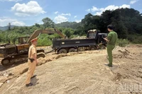 Công an Lâm Đồng triệt phá điểm khai thác cát sỏi trái phép quy mô lớn.