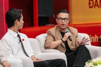 Đạo diễn Đặng Lê Minh Trí trò chuyện về công nghiệp văn hóa tại tọa đàm do Báo Nhân Dân tổ chức.