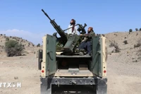Các lực lượng an ninh Afghanistan tham gia chiến dịch quân sự chống lại Pakistan tại tỉnh Khost. (Ảnh: THX/TTXVN)