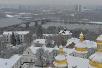 Tuyết rơi vào mùa đông ở Thủ đô Kiev của Ukraine. (Ảnh: Xinhua)